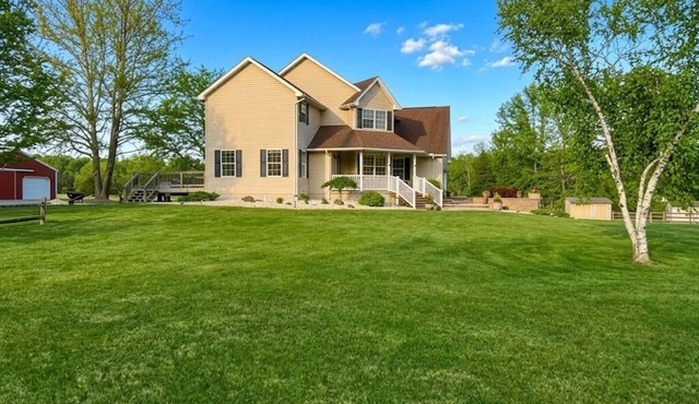Quiet Country Estate- 4BR Near Gettysburg Battlefields: 3 Acres, Pet Friendly