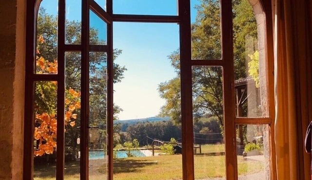 Quiet country holiday home