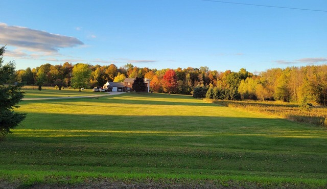 Quiet Country Home on 10 acers of land, located only 23 miles from EAA grounds.