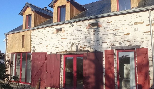 Quiet country house located halfway between Rennes and Nantes.