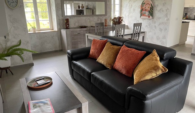 Quiet Country House - Pets accepted.