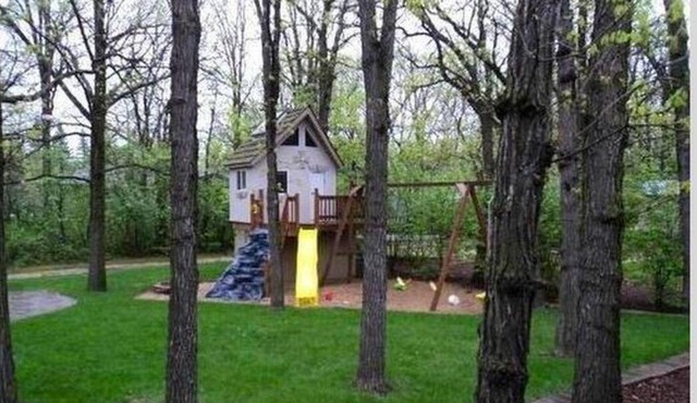 Quiet Country Living Convenient City Amenities