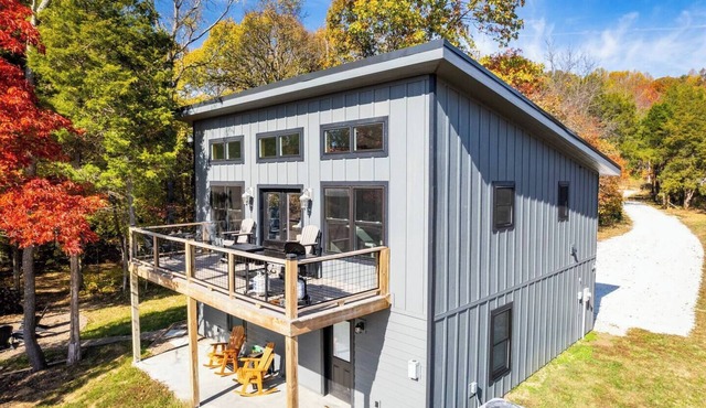 Quiet Country Oasis with Hot Tub