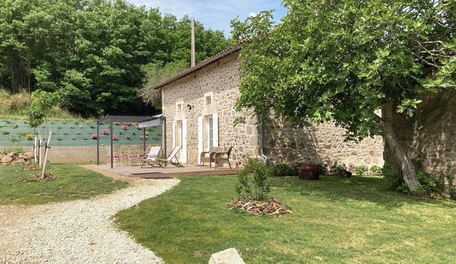 Quiet country property, sleeps 6-8, linen provided