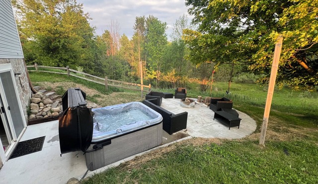 Quiet Country Retreat – 3BR Home on 10 Acres- 2.5 Miles to the Lake