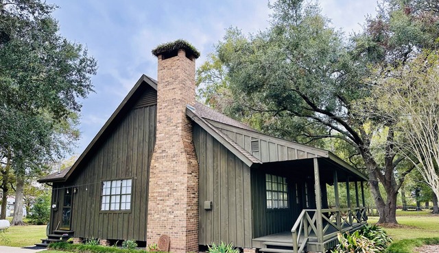 Quiet Country Retreat- Lances Chateaux! Huge yard!
