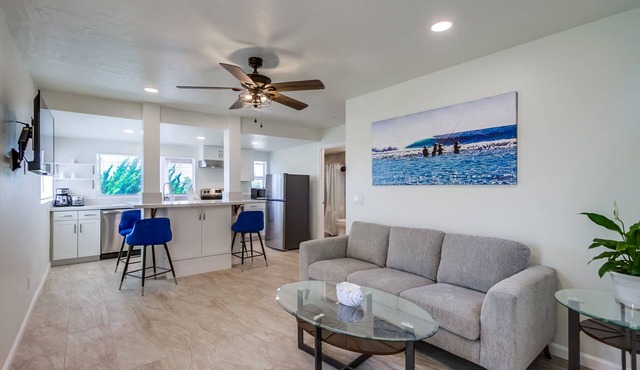 Quiet Country Retreat with Mountain Views - Sleeps 4
