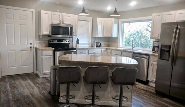 Quiet Country Setting in the middle of town