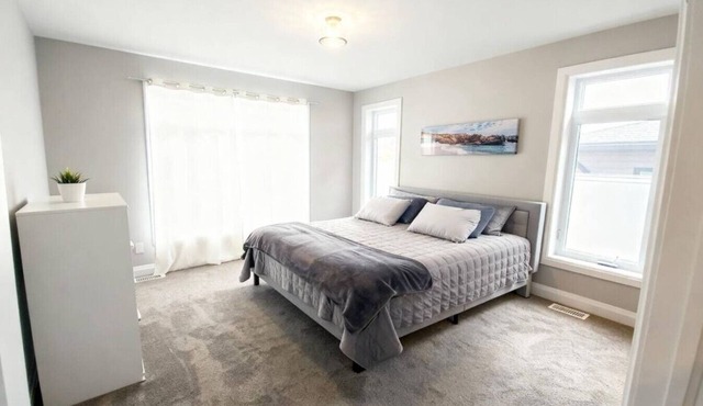 Quiet Country Stay | Full Kitchen & Family Comfort