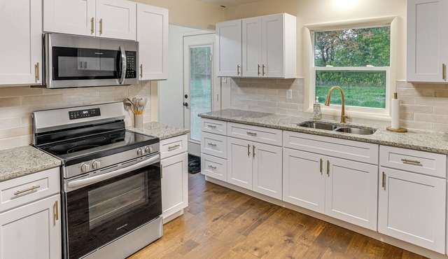 Quiet Country Stay: Modern Home Near Paducah