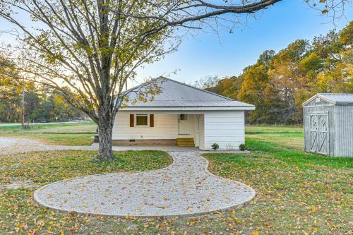 Quiet Country Stay Modern Home Near Paducah