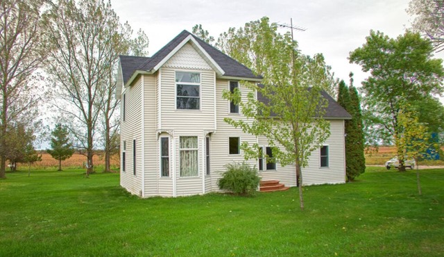Quiet Countryside Views, Offering Unique Farm Life Experience