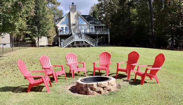 Quiet Cove and Lakefront! Summer dates available!