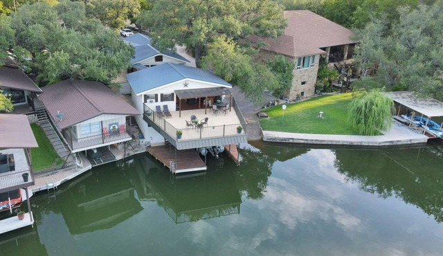 Quiet Cove Close to Open Water with new Hot Tub