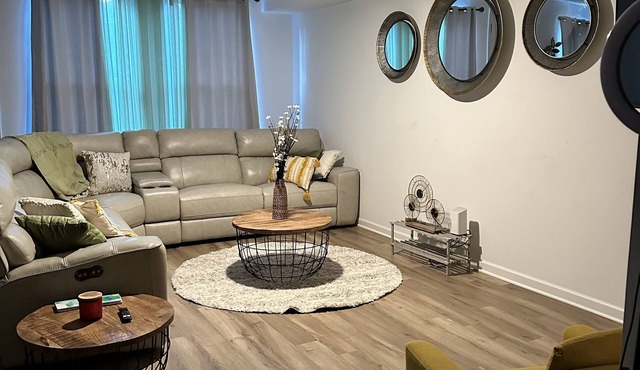 Quiet cozy 2 bedroom villa in enjoyable Nashville,