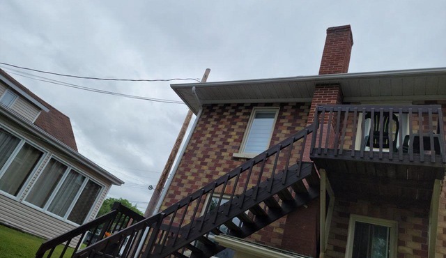 Quiet cozy apartment next to highway wifi+netflix