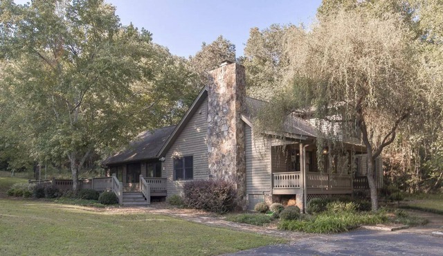 Quiet, Cozy Cabin, 8 Beds, Perfect for Families and Business