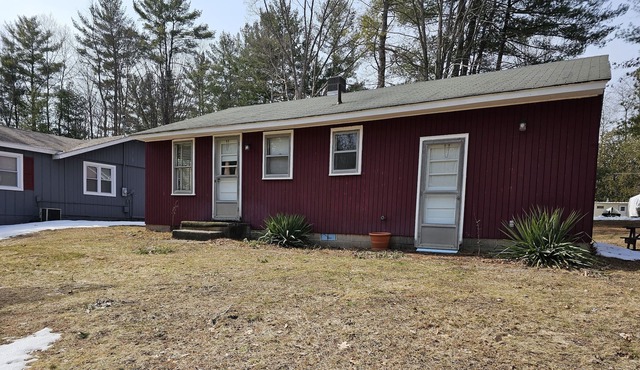 Quiet, cozy, cabin in the woods- welcome to tranquility. Come escape it all!