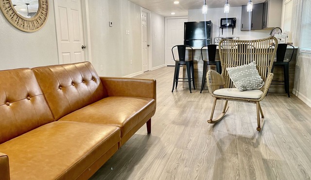Quiet & Cozy: Close to Galveston Bay & Kemah , Galveston & NASA Space center