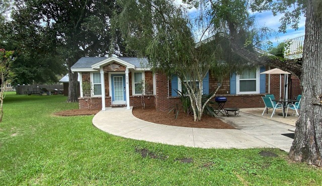 QUIET & COZY Coastal Cottage, walkable to St. Marys waterfront