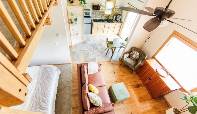 Quiet, cozy cottage on a 45 acre homestead.