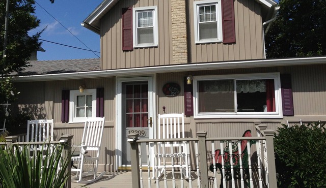 Quiet, Cozy Cottage With Two Waterfronts, On Lake Ontario And Johnson's Creek