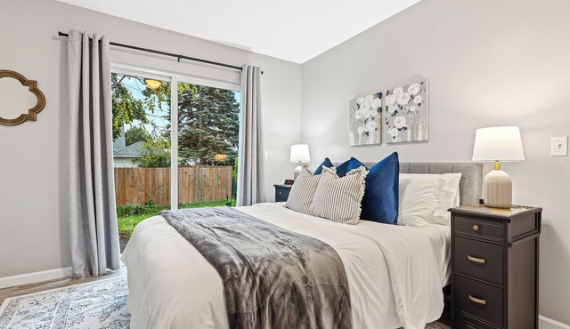 Quiet Cozy End Unit Near Mt. Clemens Downtown