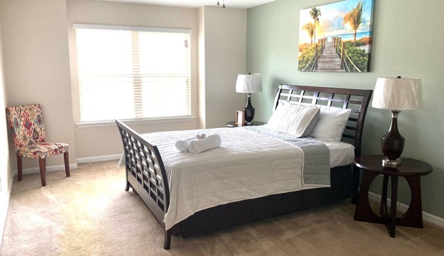 Quiet Cozy Home Minutes Away From Downtown