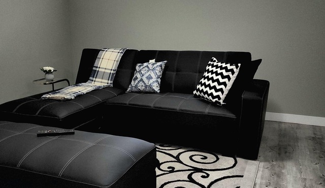 QUIET & COZY MODERN SUITE CLOSE TO RCMP