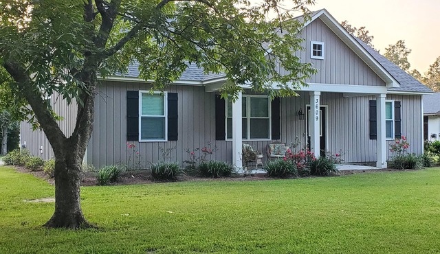 Quiet & Cozy New Home Close to River, Beaches, & Downtown Wilmington