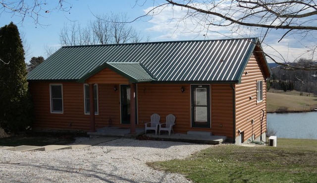 Quiet, Cozy Paoli Cabin Overlooking a Nice Pond