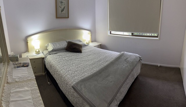 Quiet cozy room by the beach R1