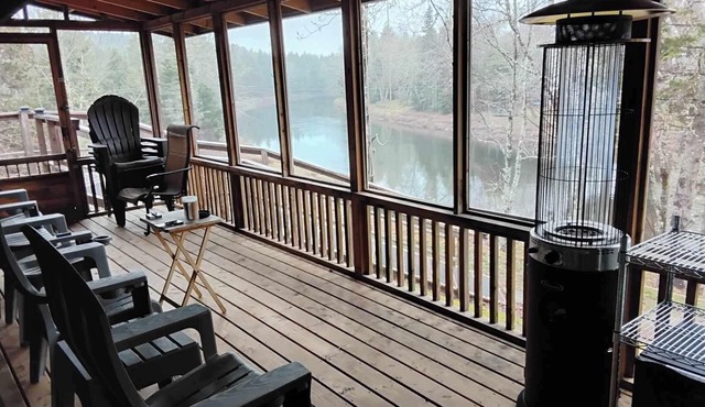 Quiet, Cozy, Rustic River House on the Stewiacke River