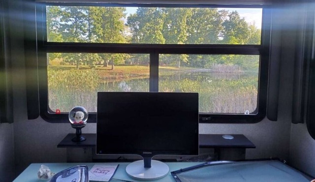 Quiet, cozy stay with fishing, shooting, hiking, and more!