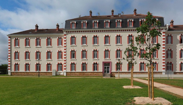 Quiet, Cozy Studio | Free Wi-Fi + On-Site Parking