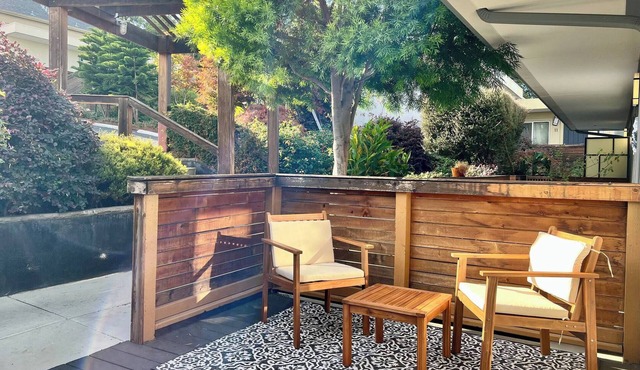 Quiet & Cozy, Walk 2 Shop, Laundry Parking & Patio