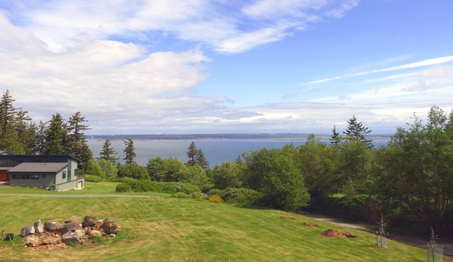 Quiet, Cozy, Water View, Loft Apartment Style Getaway, Located on 3 Acres