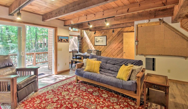 Quiet & Cozy White Mtns Getaway: 4 Mi to Cranmore!