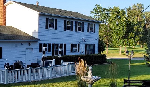 Quiet cul-de-sac on 18-hole golf course. Good neighbors.