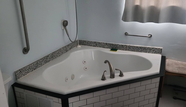 Quiet cul-de-sac with huge fenced in backyard