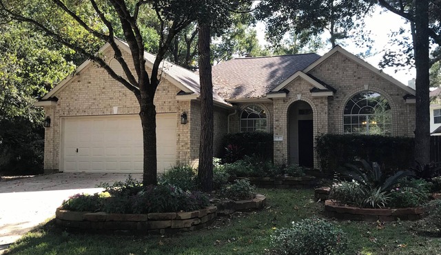 Quiet cul-de-sac in The Woodlands, Huge fenced backyard