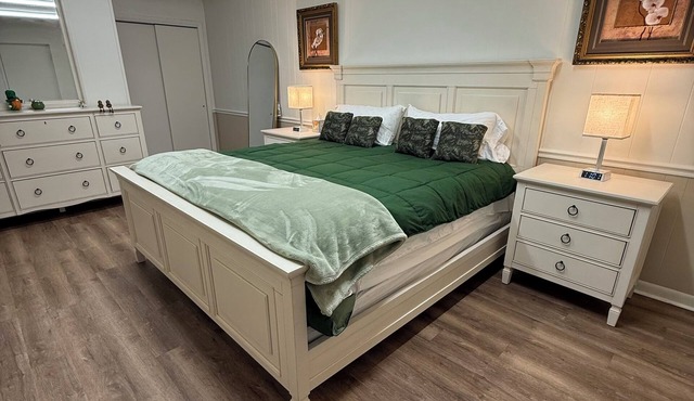 Quiet Downtown - Very close to GSU & Downtown. Lots of parking for tailgating