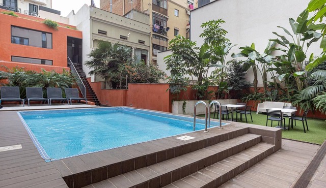 Quiet duplex with private terrace in the neighborhood of Gracia