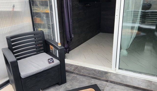 Quiet duplex with terrace 3min from Dijon + ring road. Ideal for professionals on the move