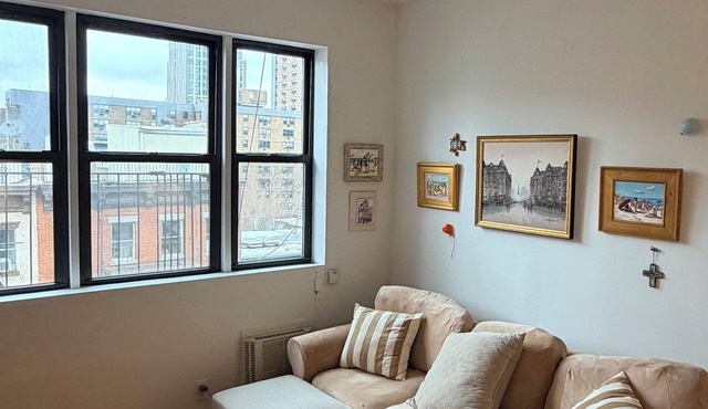 Quiet East Village Apt! Close to Tompkins Sq Pk!