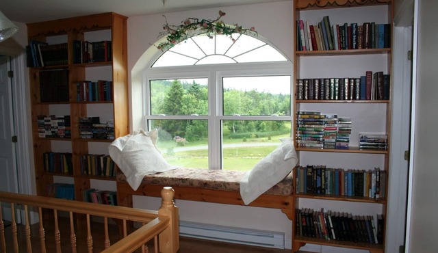 Quiet elegance, tranquil country on lakefront.