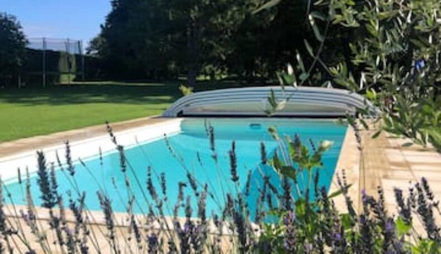 Quiet family home with pool & spa - near Giverny, Thoiry and golf course