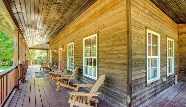 Quiet Family Cabin in Hamden: Hot Tub + Game Room!