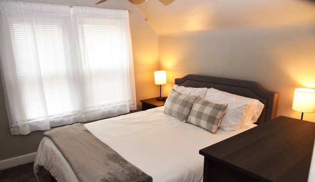 Quiet Family-Friendly 2 bedroom One Bathroom