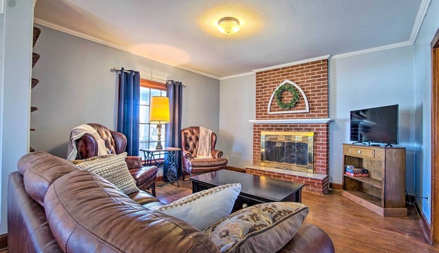 Quiet Family Home - 12 Miles to Pomona State Park!